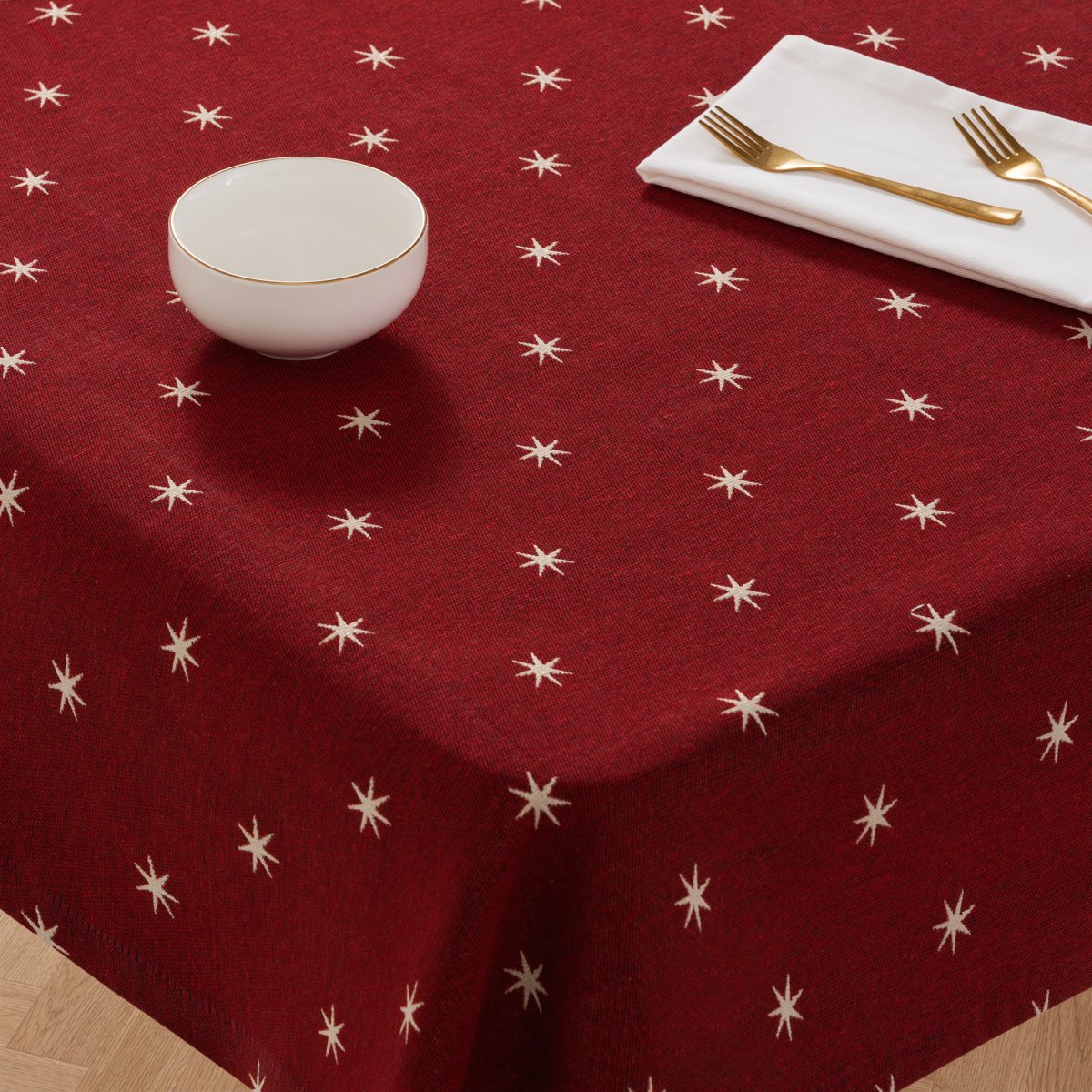 Mantel Navidad Jacquard Stellar Rojo · Pierre Cardin
