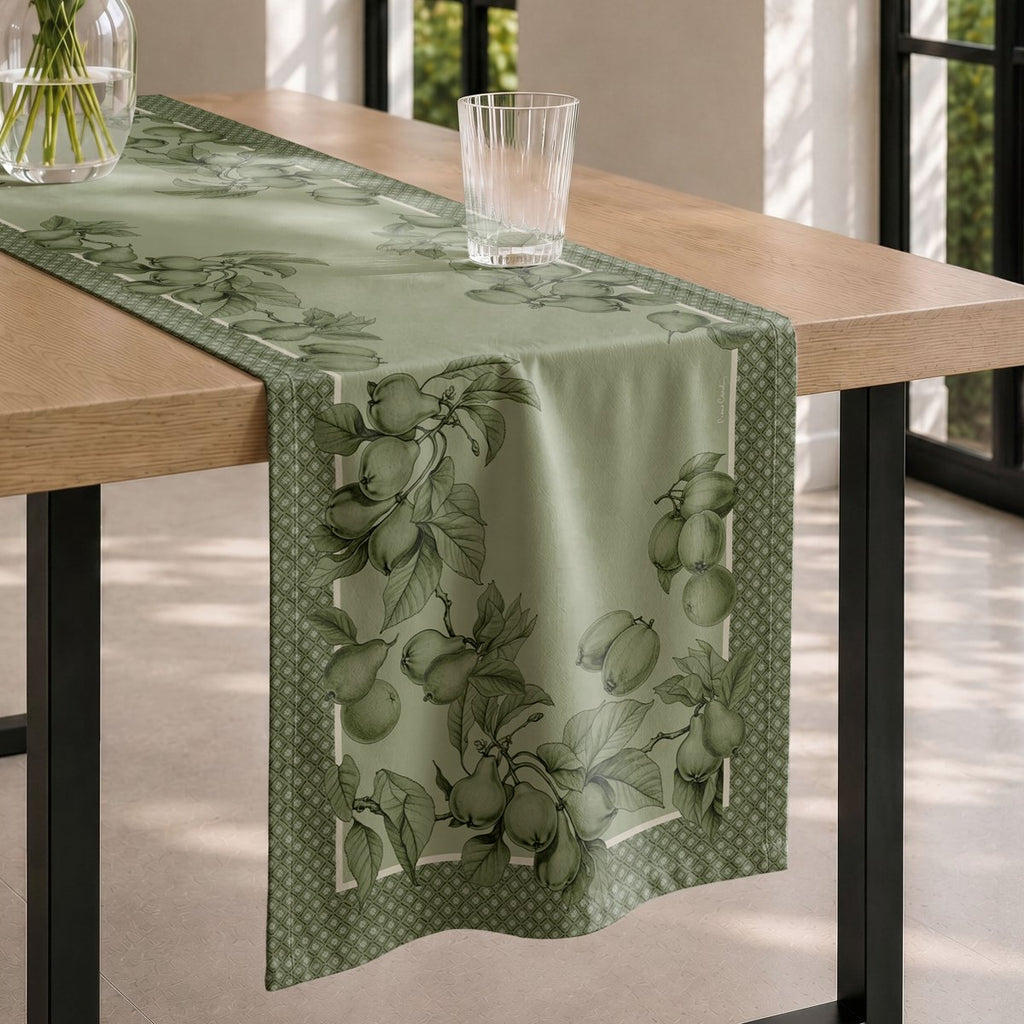Camino de Mesa Antimanchas Claire Verde · Pierre Cardin