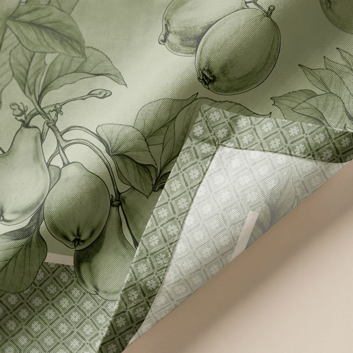 Camino de Mesa Antimanchas Claire Verde · Pierre Cardin