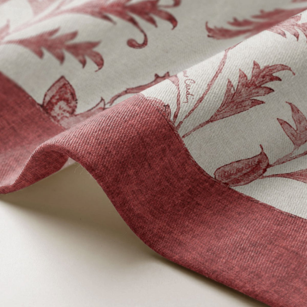 Camino de Mesa Antimanchas Rubis Rojo · Pierre Cardin