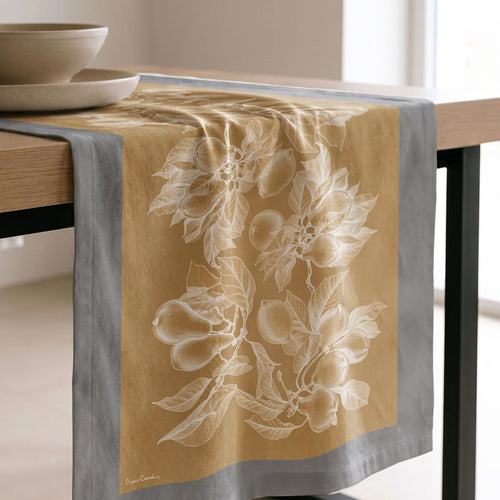 Camino de Mesa Antimanchas Versailles Ocre · Pierre Cardin