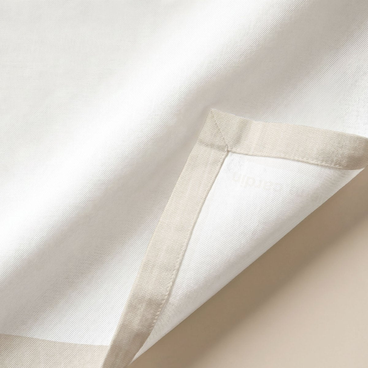 Pack 4 Servilletas Antimanchas Essence Beige · Pierre Cardin