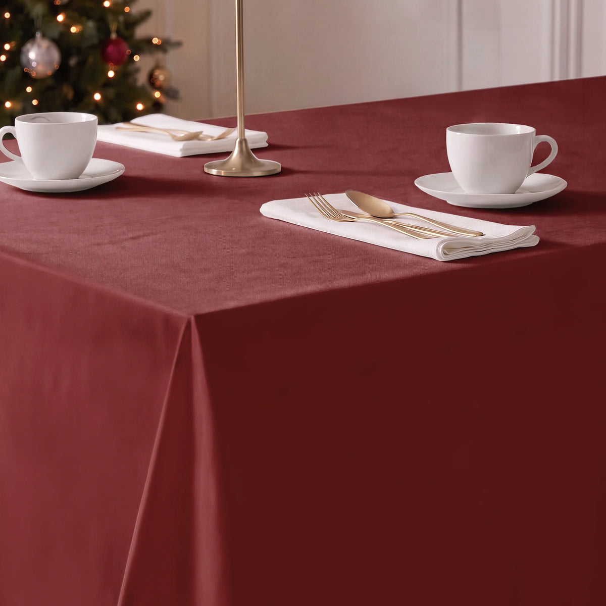 Mantel de Navidad Cedro Bordeaux · Pierre Cardin