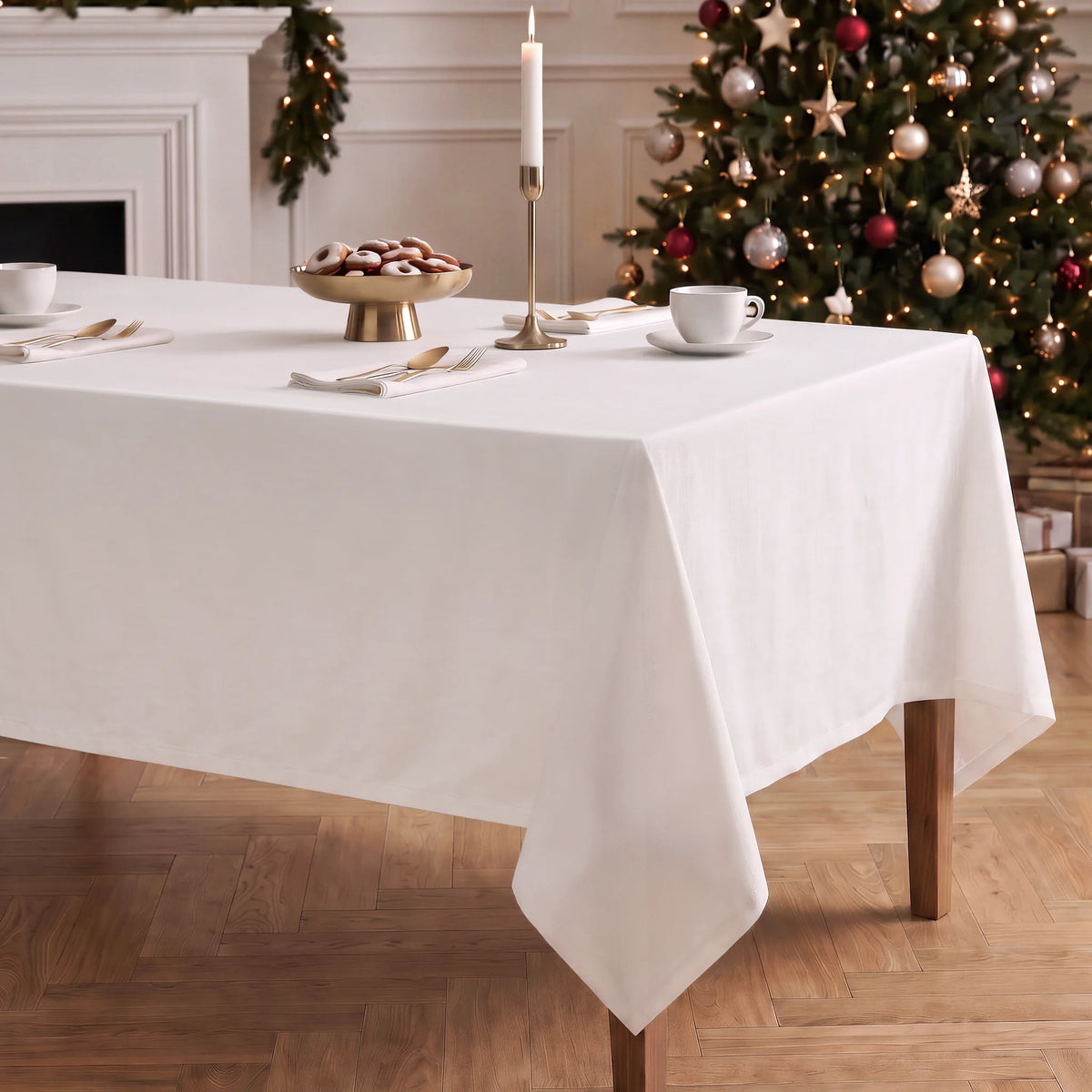 Mantel de Navidad Cedro Natural · Pierre Cardin
