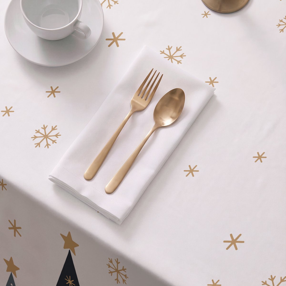 Mantel de Navidad Pinar Blue · Pierre Cardin