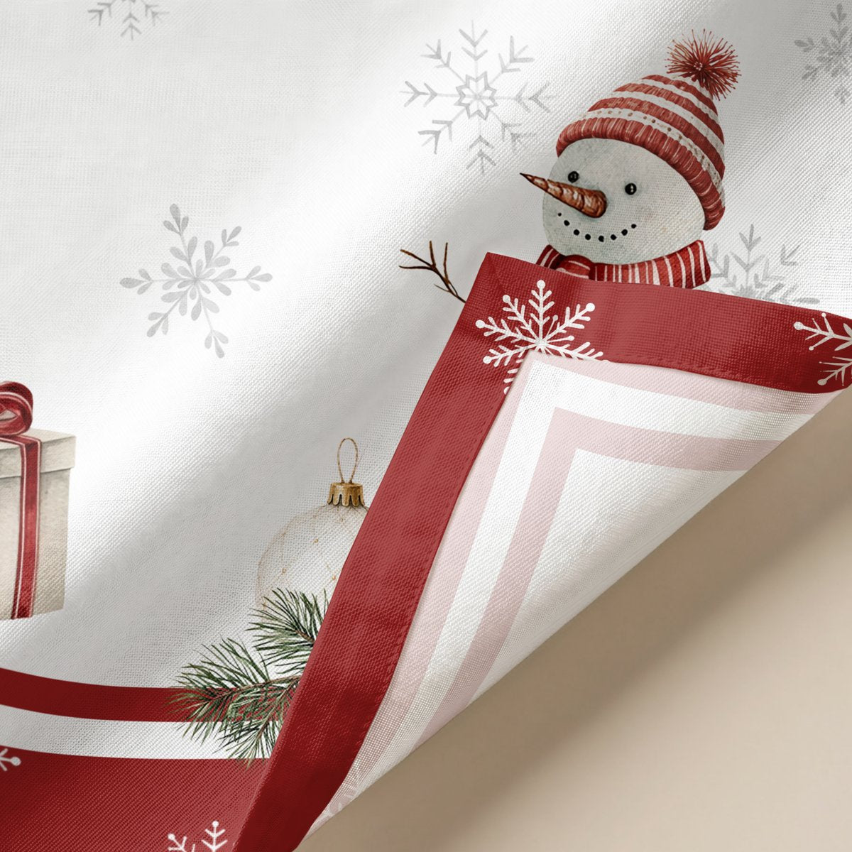 Manteles Individuales de Navidad Helsinki Red (Pack de 4) · Pierre Cardin